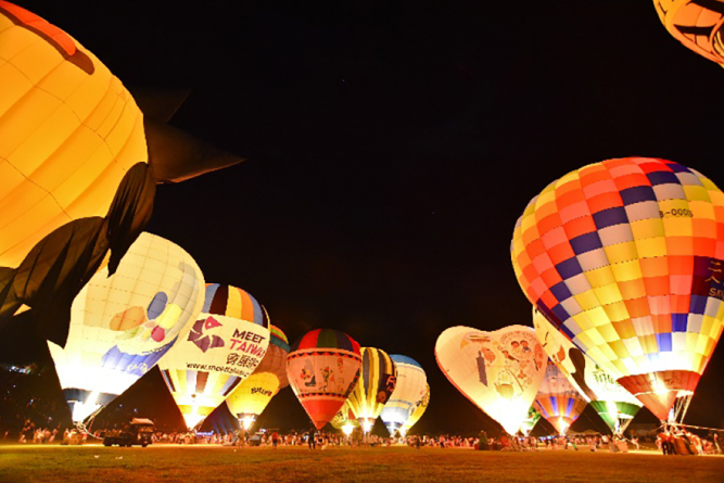 熱気球に乗って台湾の空旅を！